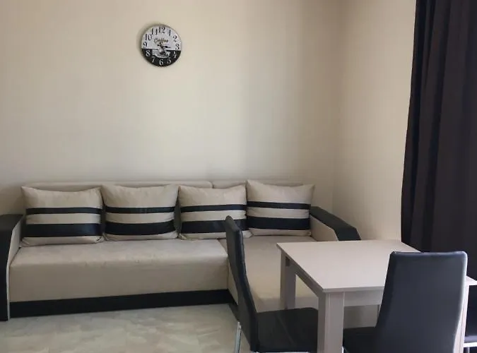 Апартхотел Vase 3*